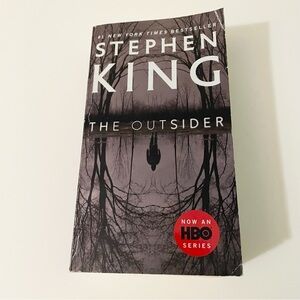 The Outsider by Stephen King Paperback